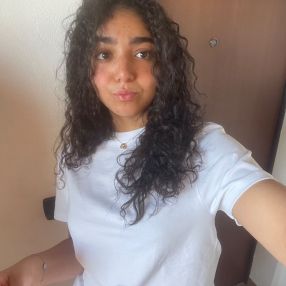 Yasmine, Babysitter a Bolgare