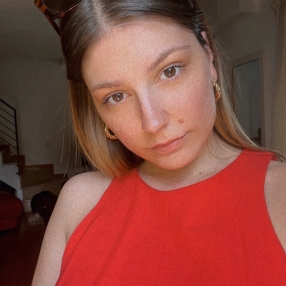 Federica, Babysitter a Treviolo