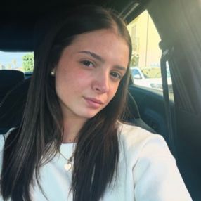 Martina, Babysitter a Pontecagnano Faiano