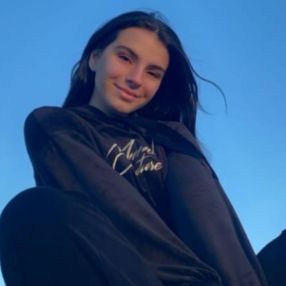 Eliza, Babysitter in Locate di Triulzi