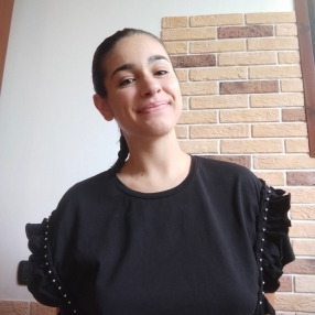 Laura, Babysitter a Taglio di Po