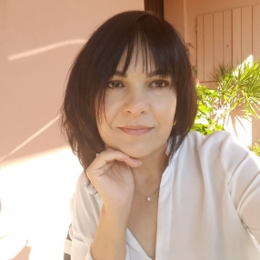 Elga, Babysitter a Budoni