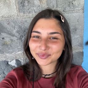 Sofia, Babysitter a Bacoli