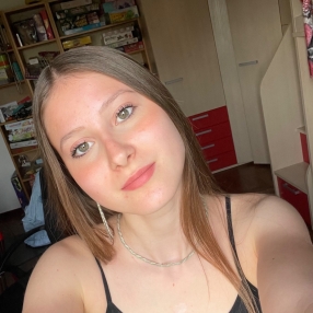 Gaia, Babysitter a Galliate