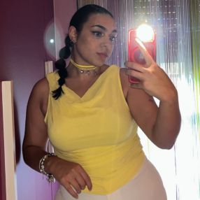 Raffaela, Babysitter a Provincia di Avellino