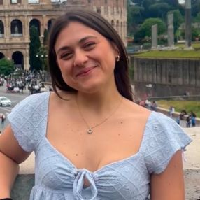 Anna, Babysitter in Origgio