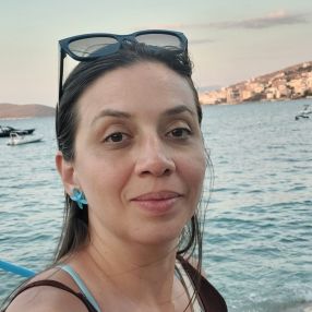Giovana, Babysitter a Cantù