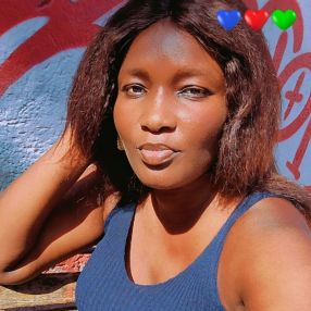 Mbene, Babysitter in Rocca di Papa