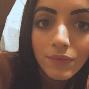 Azzurra, Babysitter a Provincia di Fermo