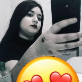 Elisea, Babysitter in Menfi