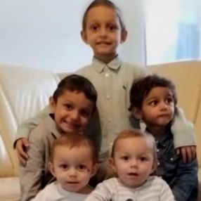 Almira, Famiglia a Alessandria
