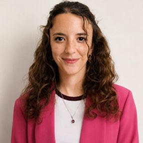 Ester, Babysitter a Trecastagni