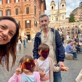 Carmen, Famiglia a Napoli