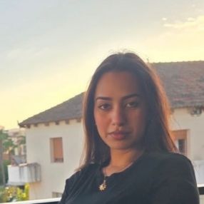 Umaima, Babysitter a Bulgarograsso