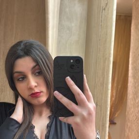 Giovanna pia, Babysitter in Lettere
