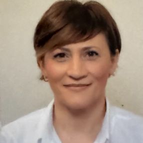 Giusi, Babysitter a Adrano