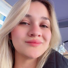 Karen, Babysitter a Caserta