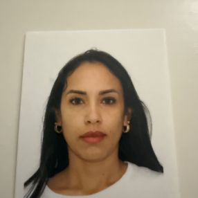 Roxana, Babysitter a Soci
