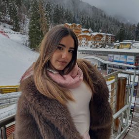 Mia, Babysitter a Petrignano