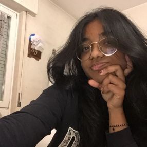 Swetha, Babysitter a Passirano