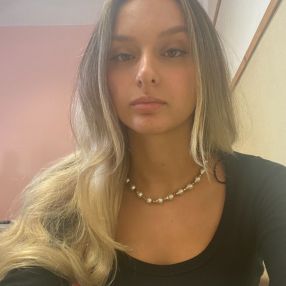 Valentina, Babysitter a Lonigo