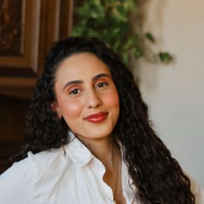 Mariana Inêz, Babysitter in Molare
