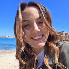 VALENTINA, Babysitter a Porto Torres