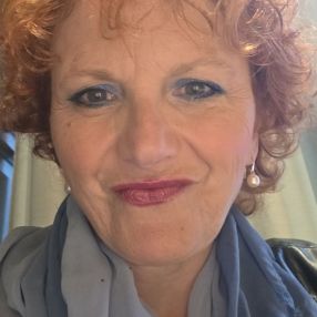 Livia, Babysitter a San Vincenzo