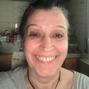 Carola, Babysitter a Cava Manara