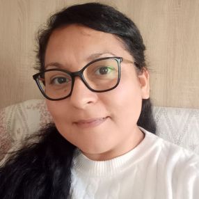 Cintya, Babysitter a Gassino torinese