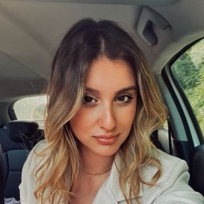Valeria, Babysitter a Cercola