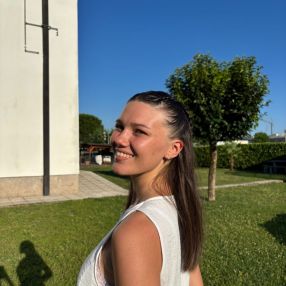 Greta, Babysitter in Stezzano