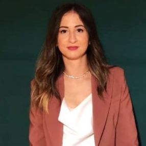 Isabella, Babysitter a Ceglie Messapica