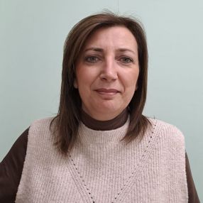 Mery, Babysitter a Polvica