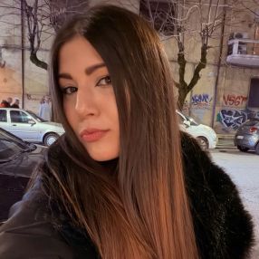 Alba, Babysitter a Provincia di Cosenza