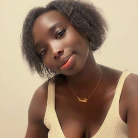 Ndeye rama, Babysitter a Curno