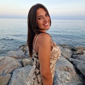 Valentina, Babysitter a Voghera