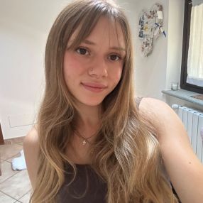 Valentina, Babysitter a Cambiano