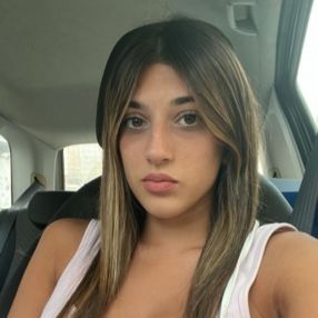 Lavinia, Babysitter a Fiumefreddo Sicilia