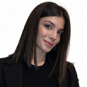Nicole, Babysitter a Morbegno
