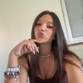 Emine, Babysitter a Fossombrone