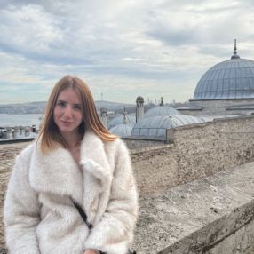 Gaia, Babysitter a La Valletta Brianza