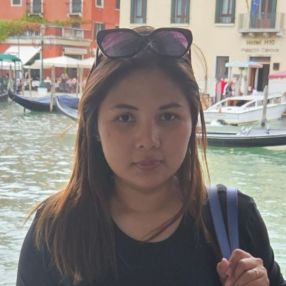 Shiela, Babysitter a Miradolo Terme