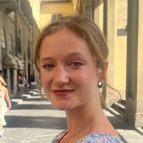 Hollie, Babysitter a Caprarola