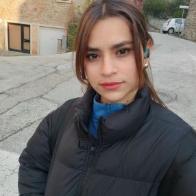 Naryely, Babysitter a Tuoro Sul Trasimeno