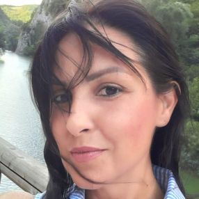 Noemi, Babysitter a Potenza Picena