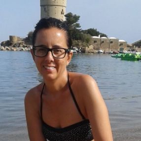 Sara, Babysitter a Capraia e limite