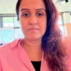 Nadeeshni, Babysitter in Legnago