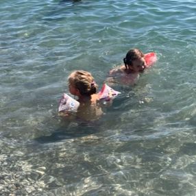 Carmen, Famiglia a Cava de' Tirreni