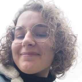 Giulia, Babysitter a Albiano Magra